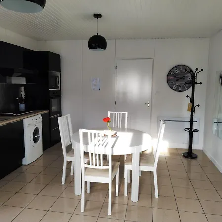 Chalet 38 M2, Au Calme Reposant, Pres Du Puy /Fou Saint-Pierre-des-Echaubrognes Exterior foto
