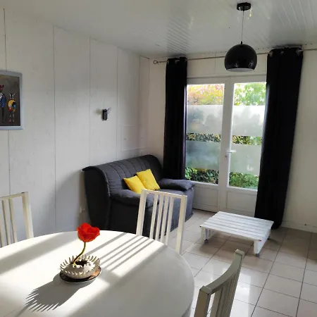 Chalet 38 M2, Au Calme Reposant, Pres Du Puy /Fou Saint-Pierre-des-Echaubrognes Exterior foto